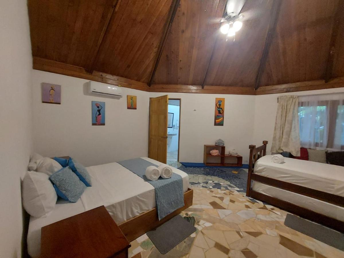 Casa Thirema Tortuguero Hotel Buitenkant foto